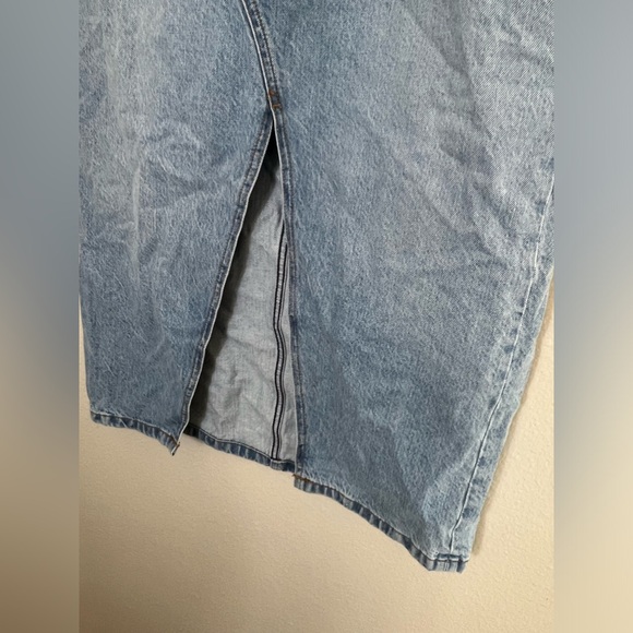 Abercrombie & Fitch
High Rise Denim Skirt - Picture 7 of 9